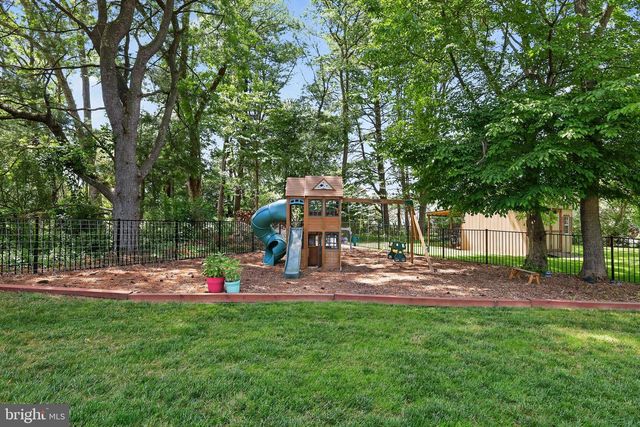 8600 PLUM CREEK DR, Gaithersburg, MD 20882