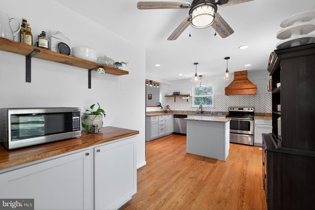 8600 PLUM CREEK DR, Gaithersburg, MD 20882