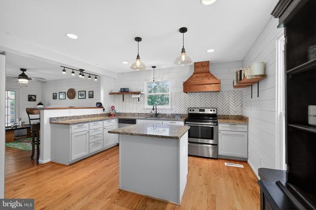 8600 PLUM CREEK DR, Gaithersburg, MD 20882