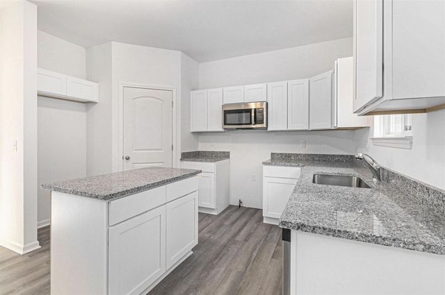 43640 S Timberview Drive, Belleville, MI 48111
