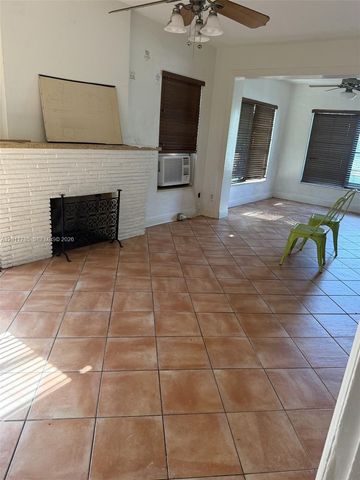 1024 Tyler St, Hollywood, FL 33019