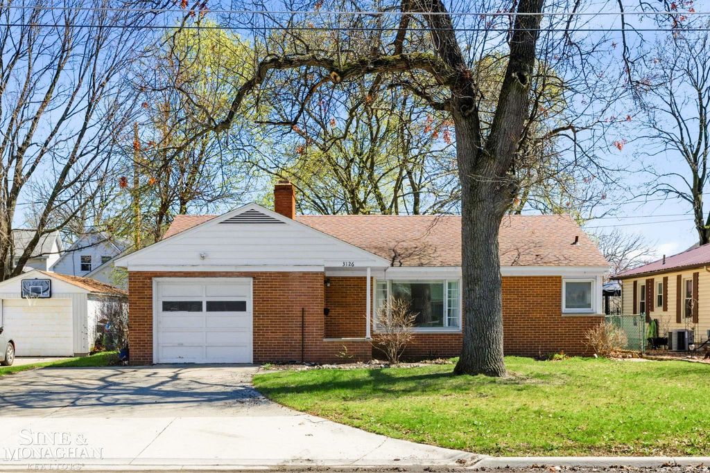 3126 Gratiot Avenue, Port Huron, MI 48060