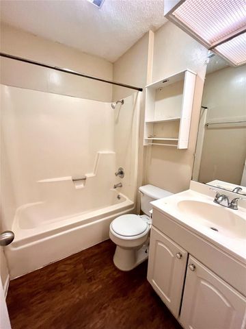 10604 Lanshire DR A, Austin, TX 78758