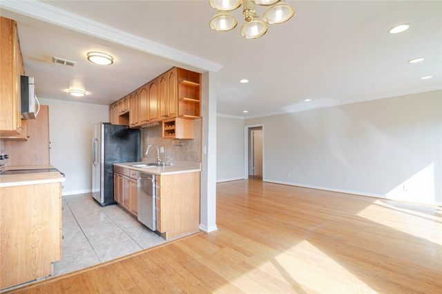 1344 N Martel Avenue 303, Hollywood, CA 90046