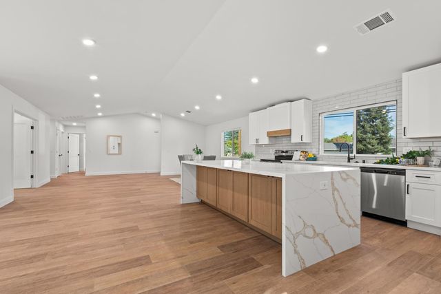 4130 Pasadena Ave, Sacramento, CA 95821