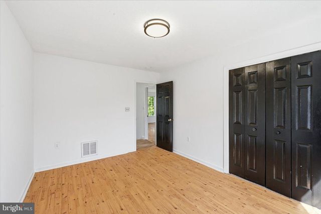 102 ROMNEY PL, Stephens City, VA 22655