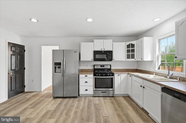 102 ROMNEY PL, Stephens City, VA 22655