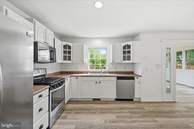 102 ROMNEY PL, Stephens City, VA 22655