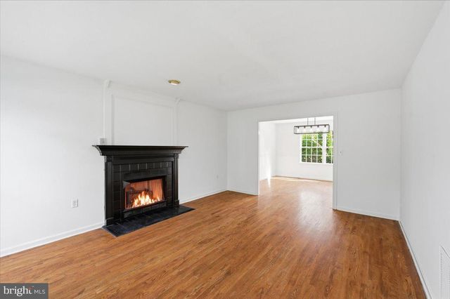 102 ROMNEY PL, Stephens City, VA 22655