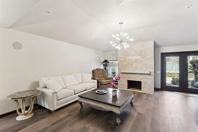 1801 Westminster Place, Nichols Hills, OK 73120