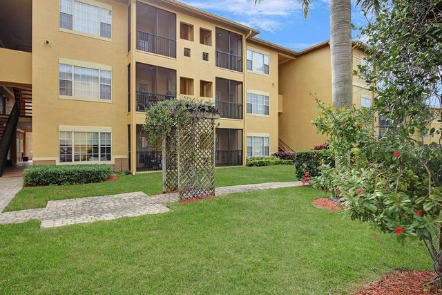 4311 BAYSIDE VILLAGE DRIVE 303, Tampa, FL 33615