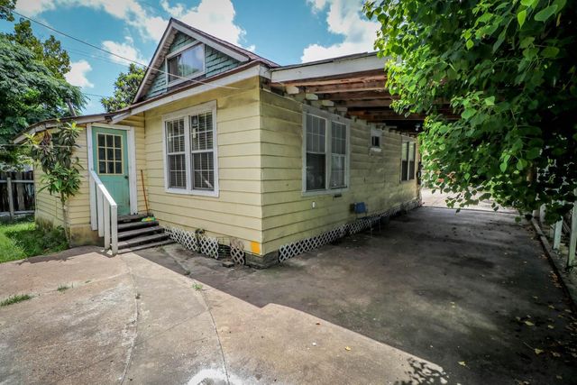 9243 E Avenue O, Houston, TX 77012