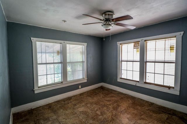 9243 E Avenue O, Houston, TX 77012
