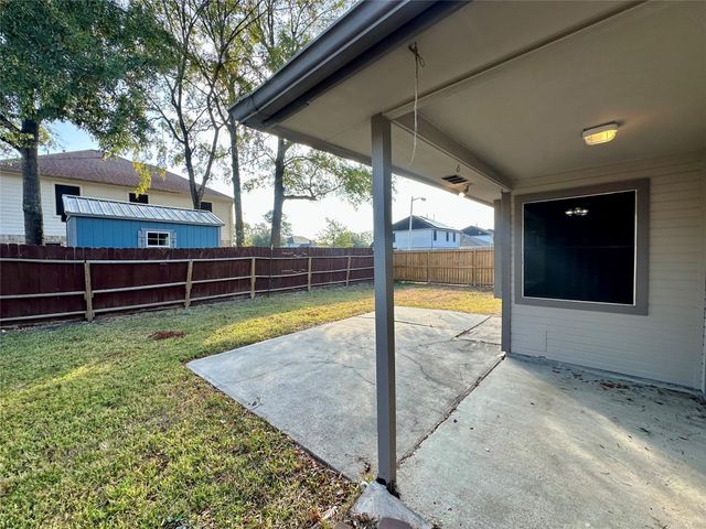 16947 Hummingbird, Conroe, TX 77385