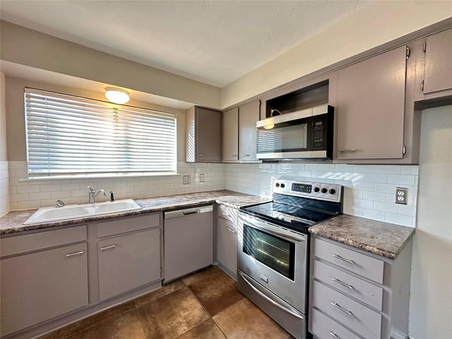 16947 Hummingbird, Conroe, TX 77385