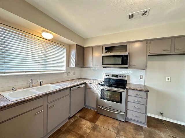 16947 Hummingbird, Conroe, TX 77385