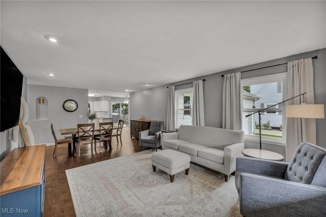 4138 Buckeye Avenue, Willoughby, OH 44094