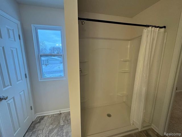 581 Village Point Circle, Waterford, MI 48328