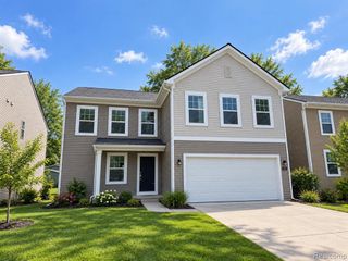 581 Village Point Circle, Waterford, MI 48328