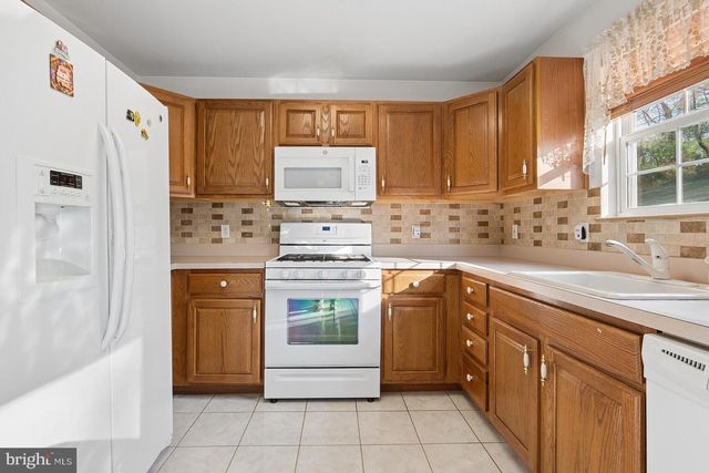 239 SPRING VALLEY WAY, Aston, PA 19014