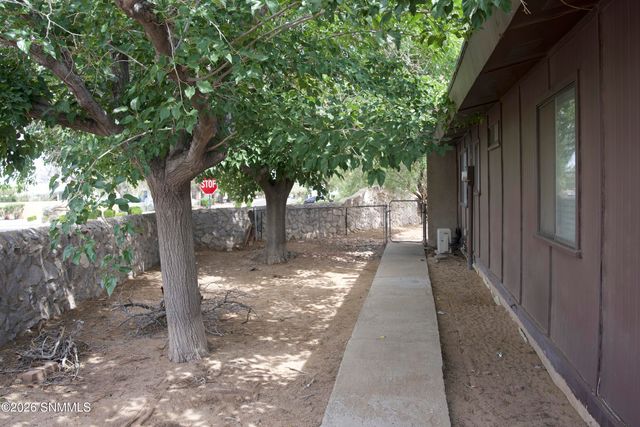 1290 N Willow Street, Las Cruces, NM 88001