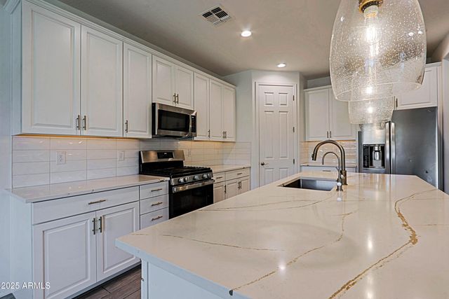 6660 N 128TH Lane, Glendale, AZ 85307