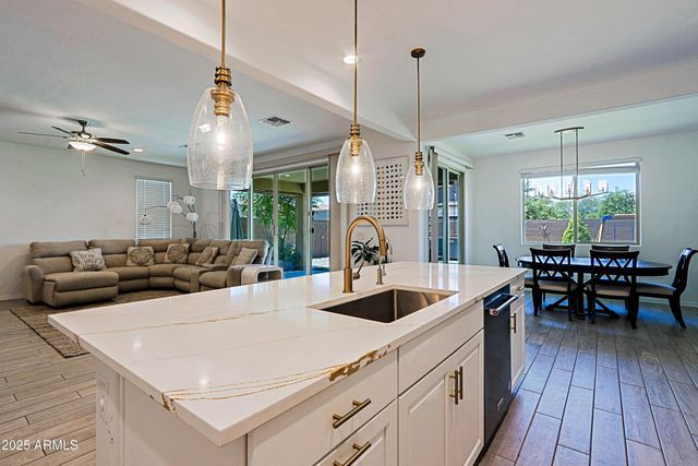 6660 N 128TH Lane, Glendale, AZ 85307