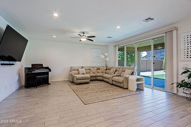 6660 N 128TH Lane, Glendale, AZ 85307