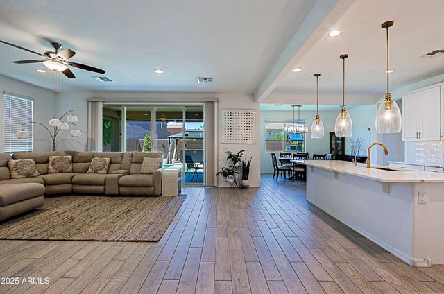 6660 N 128TH Lane, Glendale, AZ 85307