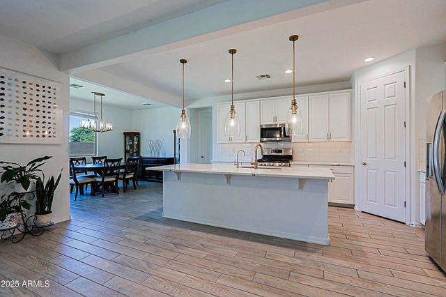 6660 N 128TH Lane, Glendale, AZ 85307