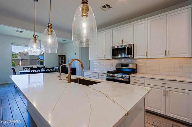 6660 N 128TH Lane, Glendale, AZ 85307