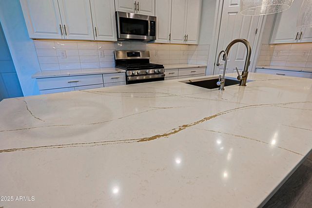 6660 N 128TH Lane, Glendale, AZ 85307