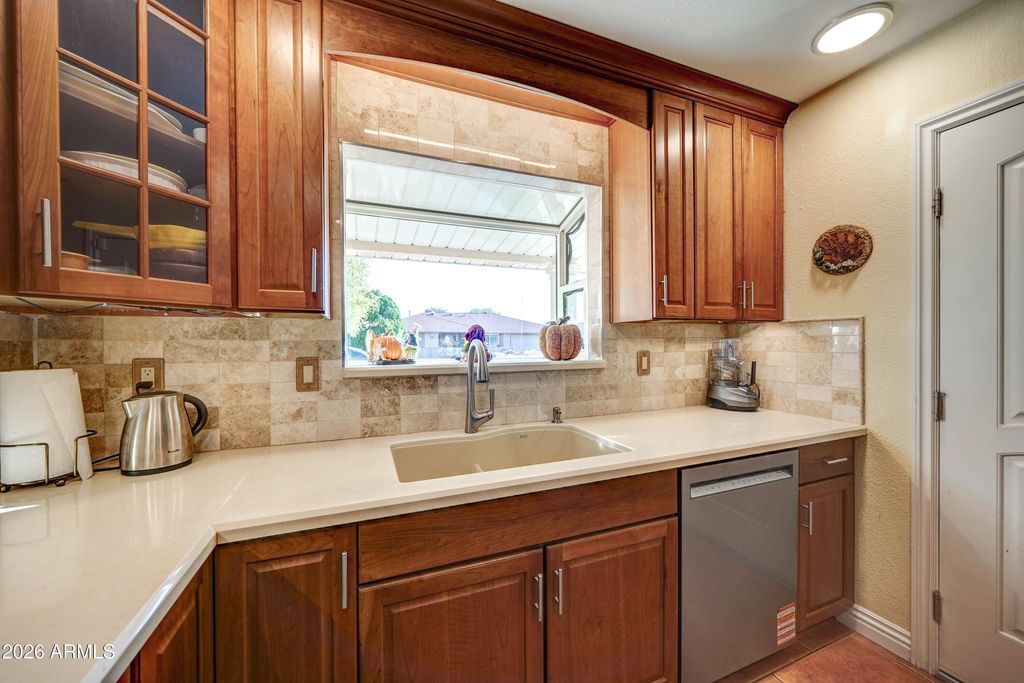 14233 N TUMBLEBROOK Way, Sun City, AZ 85351 — photo 4