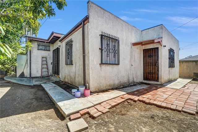 2118 Hickory Street, Santa Ana, CA 92707