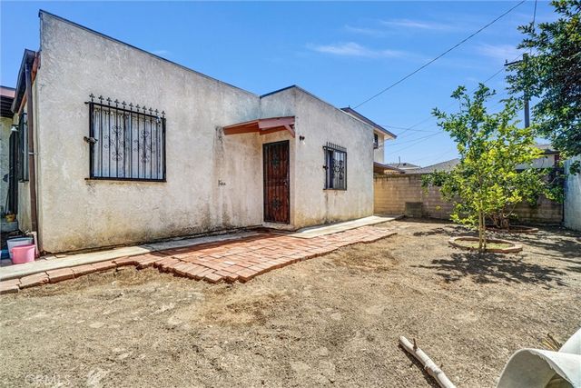 2118 Hickory Street, Santa Ana, CA 92707