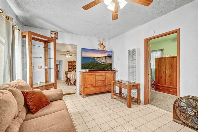 2118 Hickory Street, Santa Ana, CA 92707