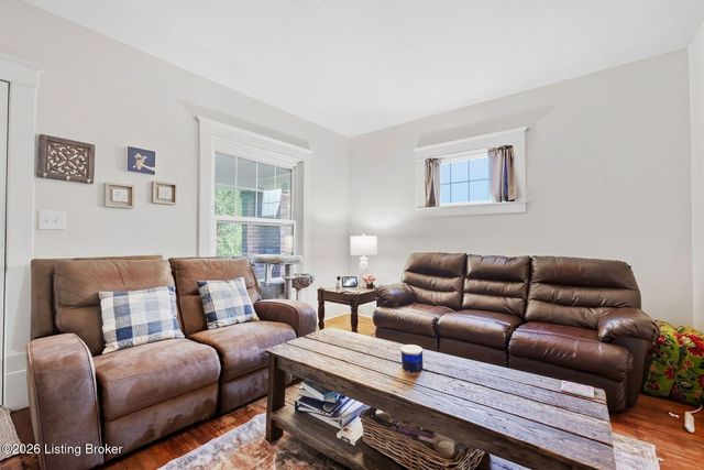 1855 Harvard Dr, Louisville, KY 40205