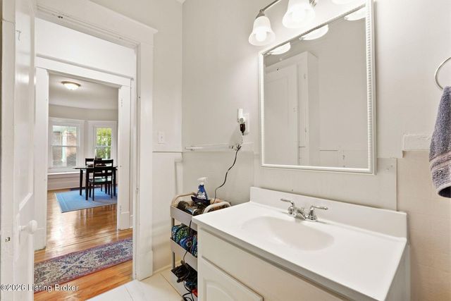 1855 Harvard Dr, Louisville, KY 40205