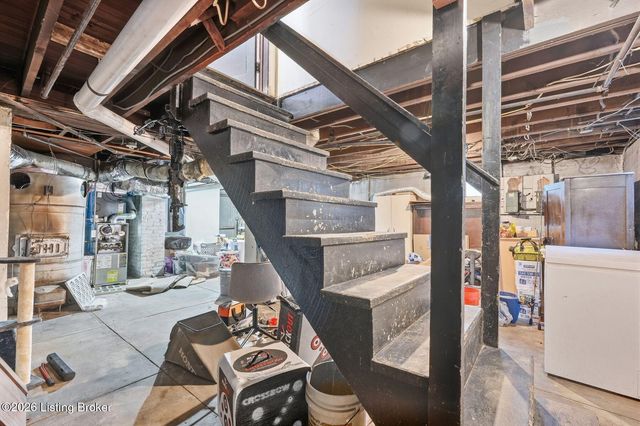 1855 Harvard Dr, Louisville, KY 40205