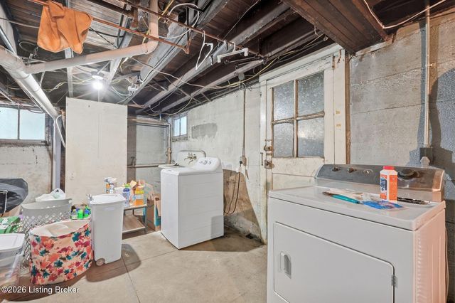 1855 Harvard Dr, Louisville, KY 40205
