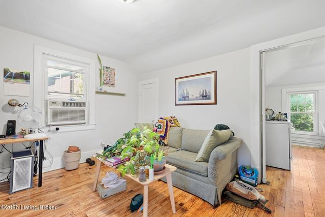 1855 Harvard Dr, Louisville, KY 40205