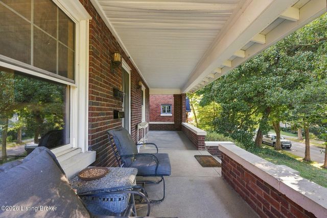 1855 Harvard Dr, Louisville, KY 40205