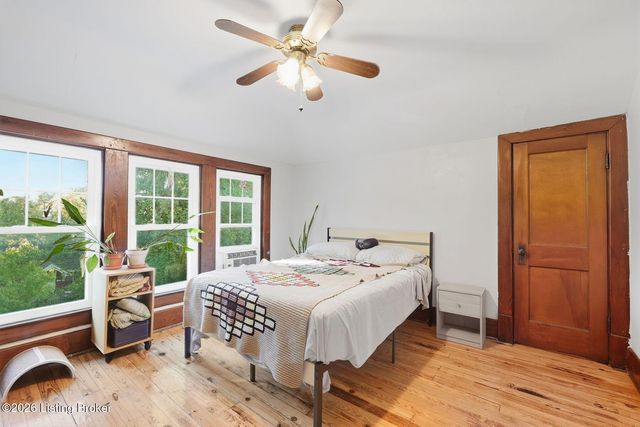 1855 Harvard Dr, Louisville, KY 40205