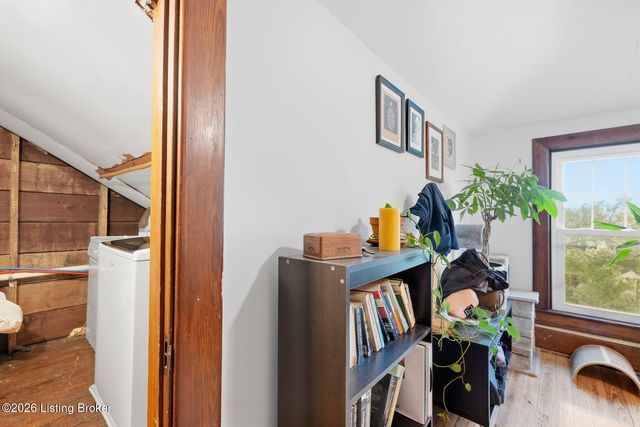 1855 Harvard Dr, Louisville, KY 40205