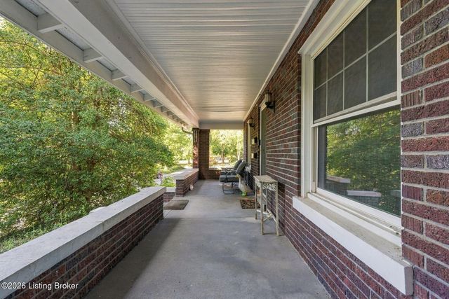 1855 Harvard Dr, Louisville, KY 40205