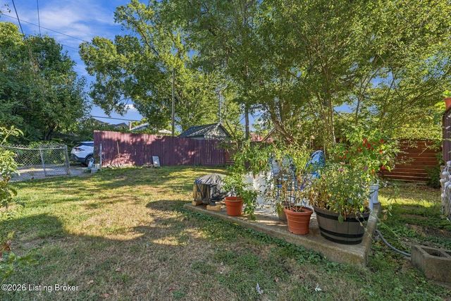 1855 Harvard Dr, Louisville, KY 40205