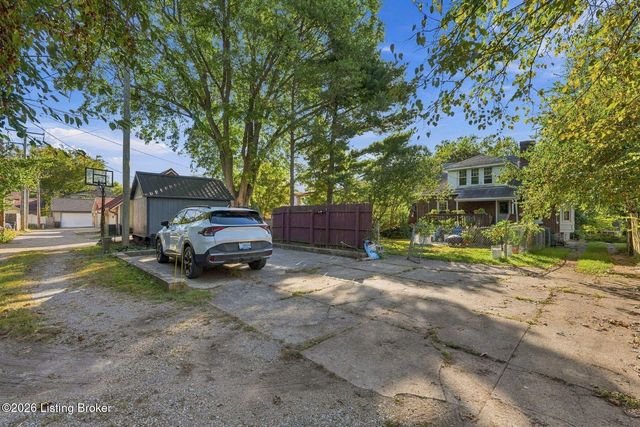 1855 Harvard Dr, Louisville, KY 40205