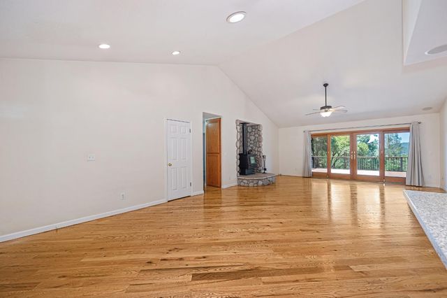 25990 Ridgeview Ct, Colfax, CA 95713