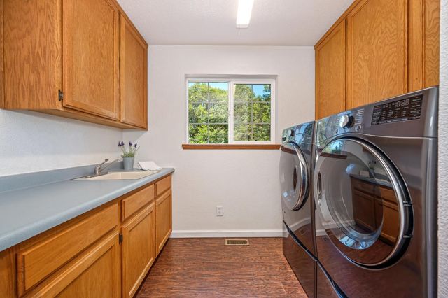 25990 Ridgeview Ct, Colfax, CA 95713