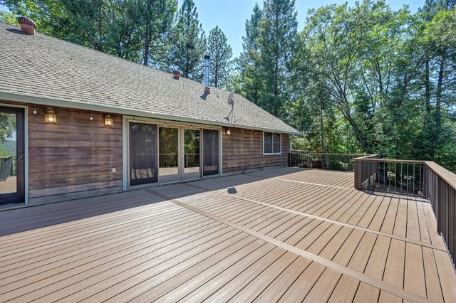 25990 Ridgeview Ct, Colfax, CA 95713